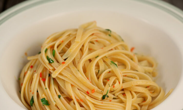 Pasta aglio, olio e peperoncino