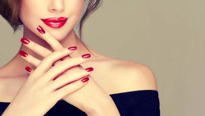 Πώς να κάνετε τα νύχια σας να μεγαλώνουν πιο γρήγορα και να είναι πιο δυνατά