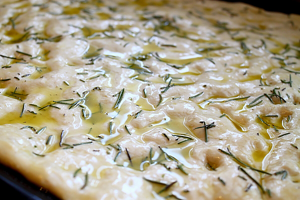 Focaccia alla genovese αλειμμένο με λάδι